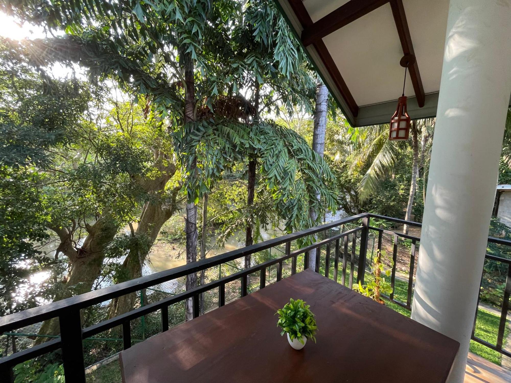 Yala Safari River View Hotel Tissamaharama Exteriér fotografie